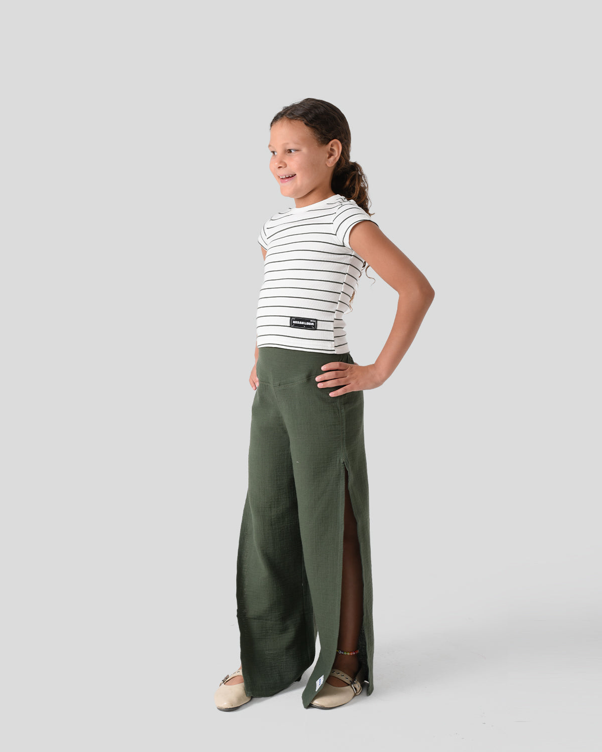 White Linear Crop